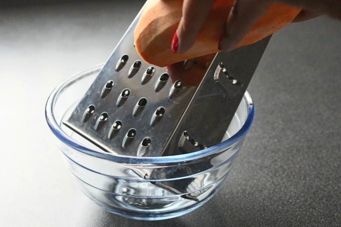 pizza_fit_sem_farinha_batata_doce_joanabanana_raparigamoderna_fitness_portugal_receitasfit_musculaçao_atum_agua_frigideira_saudavel_videos3