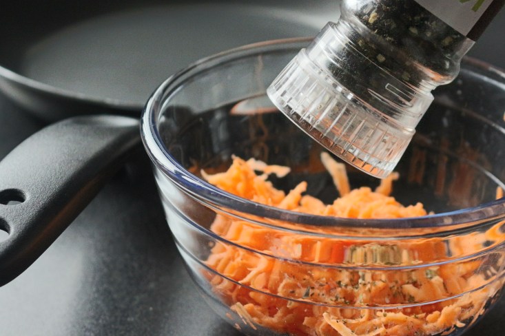 pizza_fit_sem_farinha_batata_doce_joanabanana_raparigamoderna_fitness_portugal_receitasfit_musculaçao_atum_agua_frigideira_saudavel_videos4