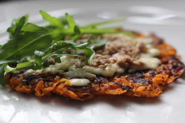 pizza_fit_sem_farinha_batata_doce_joanabanana_raparigamoderna_fitness_portugal_receitasfit_musculaçao_atum_agua_frigideira_saudavel_videos