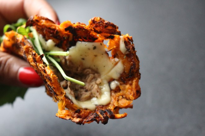 pizza_fit_sem_farinha_batata_doce_joanabanana_raparigamoderna_fitness_portugal_receitasfit_musculaçao_atum_agua_frigideira_saudavel_videos13