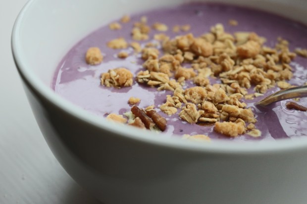 Batido na tigela Joanabbl, Raparigamoderna